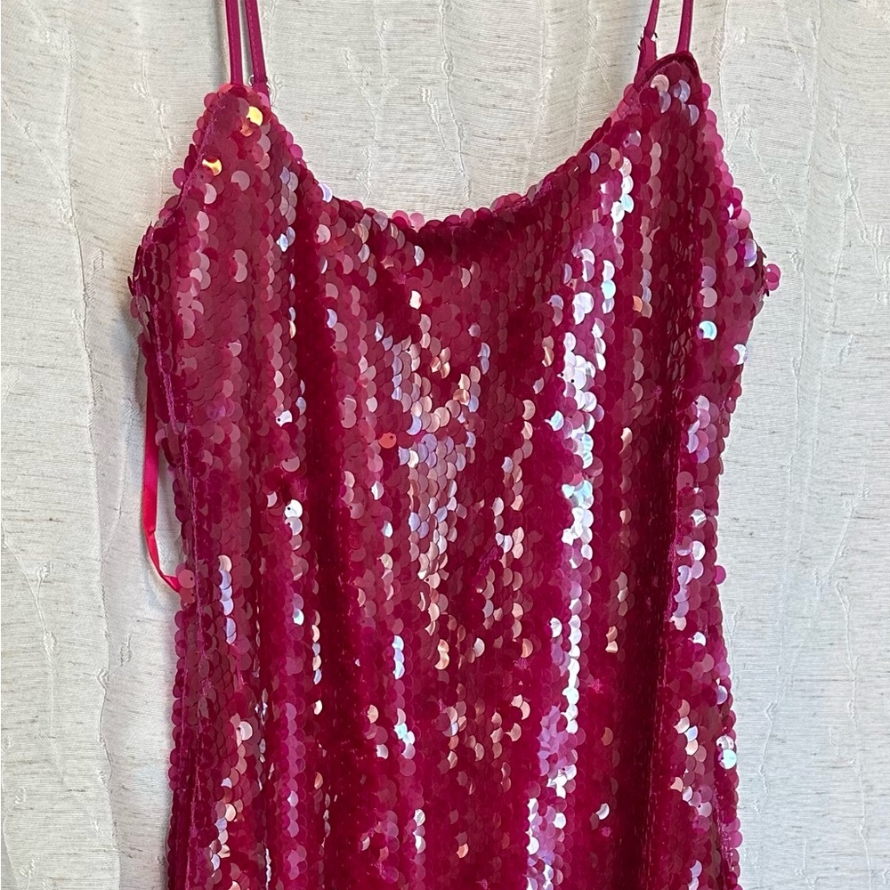 Runaway the Label Fuchsia Sequin